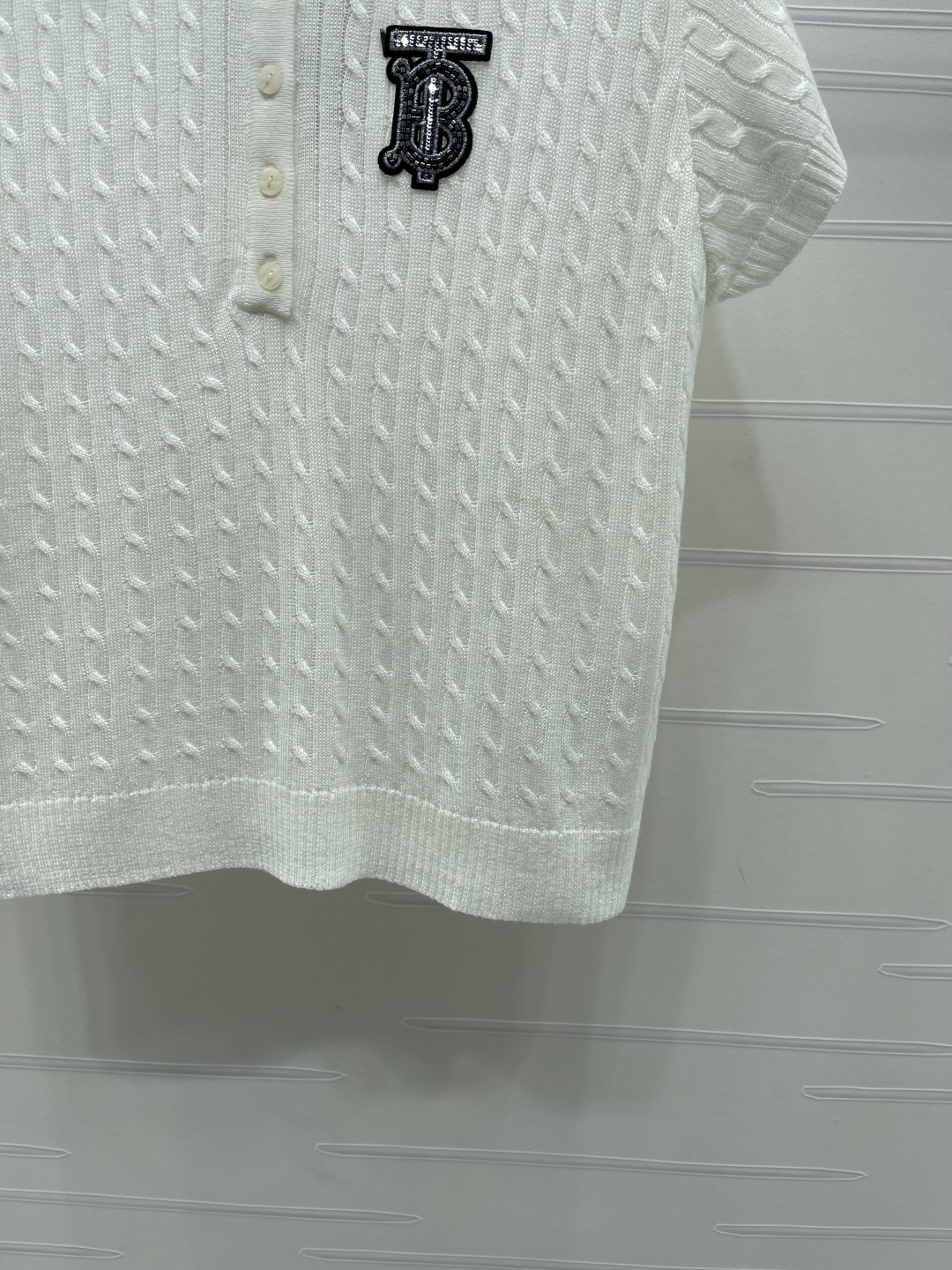 Women's short sleeves